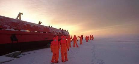 旅客可安敞舒適床上靜候璀璨北極光與繁星點點的夜空 體驗橫跨芬蘭瑞典兩國北極海上漂浮樂 ~ 極地探險號 破冰船