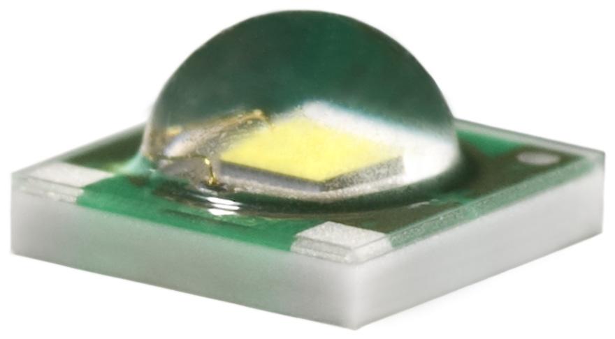 Cree XLamp XP-E LED 产品系列技术数据表 CLD-DS18 REV 12 产品说明 Xlamp XP-E LED 拥有媲美 XLamp XR-E LED 的理想照明级光效与可靠性能, 而封装规格却相应减小了 80% XLamp XP-E LED 延续了 Cree 在 LED 照明应用领域的创新历史, 产品具有对称性封装 视角宽 车间寿命不受限制以及散热部分不带电 ( 热电分离