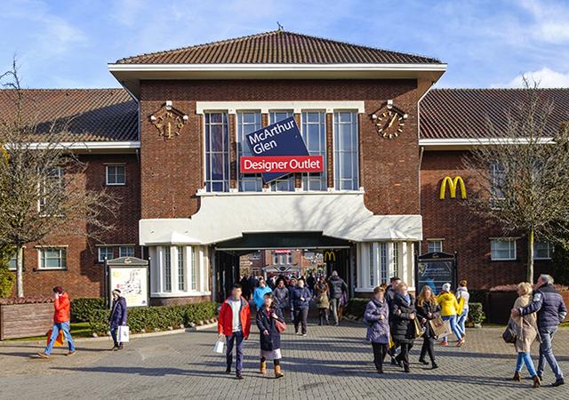 魯爾蒙德名品暢貨中心Designer Outlet Roermond 全歐洲最大的暢貨中心 在這邊主要品牌都能享有30-70%的折 扣