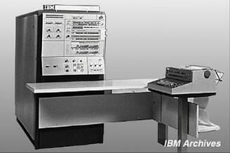 集成电路的诞生 集成电路与晶体管的比较 : 晶体管实物 集成电路实物 1964 年 4 月 7 日, 在 IBM 公司成立 50 周年之际, 由年仅 40 岁的吉恩