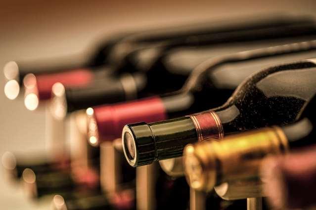 意大利葡萄酒不断登上世界的成功之巅 : 继意大利夺得了法国曾享有的葡萄酒世界第一生产 大国的美誉 ( 援引 OIV 国际葡萄葡萄酒组织的数据 ) 后, 数不胜数的意大利葡萄酒生产 商在 2015 年创下了逾 1 亿欧元的营业额, 证明了其作为葡萄酒生产行业的巨头地位 Continua la scalata al successo del vino Italiano a livello