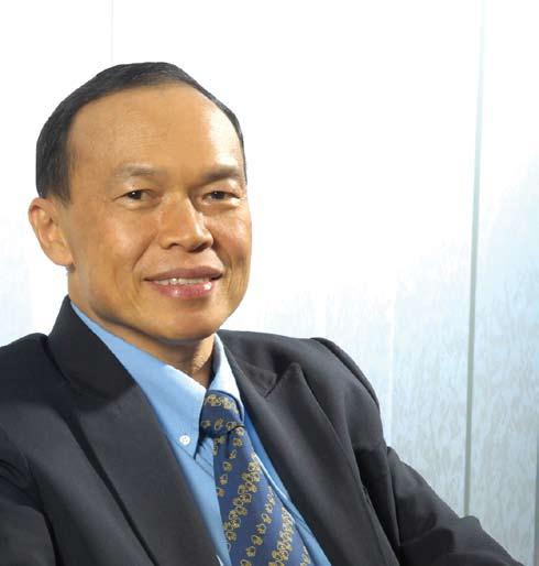 Directors Profile Tan Sri Dr. Lim, Wee-Chai Chairman Aged 49, a Malaysian citizen, was appointed as the Chairman of Top Glove Corporation Bhd on 4 September 2000.