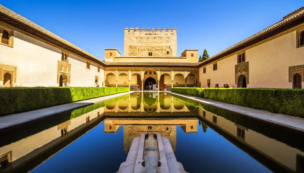 如遇阿爾罕布拉宮預約已滿, 則改參觀塞維爾的阿卡乍王宮 ) 阿爾罕布拉宮已於 1984 年被聯合國教科文組織列為世界遺產 UNESCO 早餐 : 飯店自助早餐午餐 : 格拉那達地方料理晚餐 : 景觀餐廳料理 + 酒水住宿 :Alhambra Palace 5