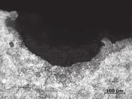 腐蚀形貌分析管内壁腐蚀区主要集中在大约 70mm 长度范围内, 呈长条状 经了解, 该管服役时水平摆放, 发生腐蚀部位正好在下方 初步怀疑该位置出现了液体凝结, 且液体在管底部积累, 发生腐蚀 A 腐蚀凹坑宏观形貌 随后对腐蚀产物相结构进行分析, 腐蚀产 物中主要含有 : 铁的氧化物 FeO3(OH), 碳化物