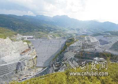 (7) 水布垭面板堆石坝 ( 面板堆石坝 ) 水布垭大坝位于湖北省巴东县清江上游, 是目前世界上最高的混凝土面板堆石坝 包括 :