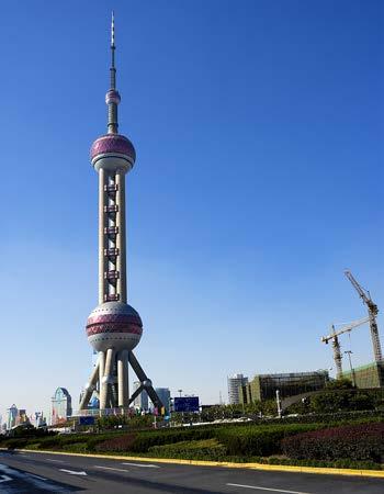 10 东方明珠广播电视塔 东方明珠塔可谓是全国人民心中的标志之一, 这座高 467.