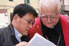 在黄页上或者华人天主教会的主页上可以找到每个教区神父的联系方式 华人天主教的组织机构严谨 各华堂神父分工明确 同时意大利的华人基督教也在全国各地发展有 44 个聚会点