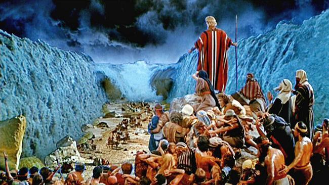 神揀選了摩西, 使他成為神拯救以色列人的器皿 保羅引用出埃及記 33:19 節,