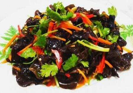 Finely Sliced Tofu with Century Egg
