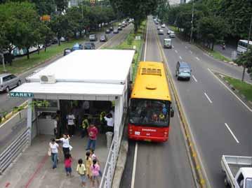 Jakarta built Asia s first closed BRT system: It just breaks even.