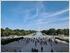 盛 頓 紀 念 碑 位 於 摩 爾 區 中 央 廣 場, 一 座 白 色 大 理 石 的 方 形 建 築 仿 如 即 將 升 空 的 火 箭, 在 藍 天 白 雲 的 襯 托 下, 顯 得 格 外 壯 麗 傑 弗 遜 紀 念 堂 是 1943 年 為 紀 念 獨 立 宣 言 起 草 人 傑 弗 遜