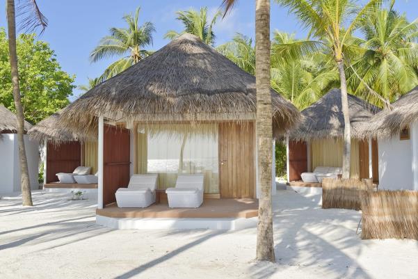 NTD6000 元 沙灘別墅 Beach Villa: 50 間沙灘獨立別墅, 每個房間均有寬敞的室內空間約 42 平方米, 擁有美麗的海景景觀 豪華竹製傢具