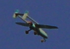 照 片 9 和 10 观 察 到 在 法 希 尔 上 空 飞 行 的 无 人 驾 驶 飞 行 器 2008 年 8 月 30 日 79.