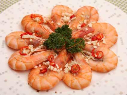 THAI LEMON SHRIMP white shrimp 500 g (about 12) cayenne pepper 10 g chopped garlic 10 g minced parsley 5 g Seasoning: lemon juice 45 g salt 2 g castor sugar 15 g 24 cm heat-proof shallow dish Metal