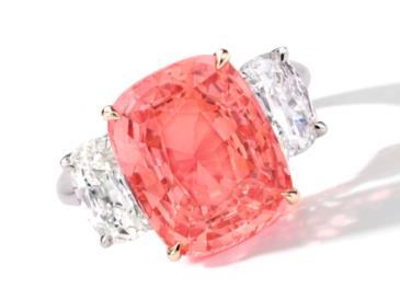 13.26 卡拉椭圆形天然 缅甸鸽血红 红宝石配钻石戒指, 由 BHAGAT 设计 估价 :68,000,000 至 88,000,000 港元 (8,700,000 至 11,260,000 美元 ) 拥有无与伦比的色彩及力量, 红宝石长久以来被尊称为 宝石之王 缅甸的矿山以出产最卓越的红宝石而闻名遐迩, 令全球宝石藏家所渴求