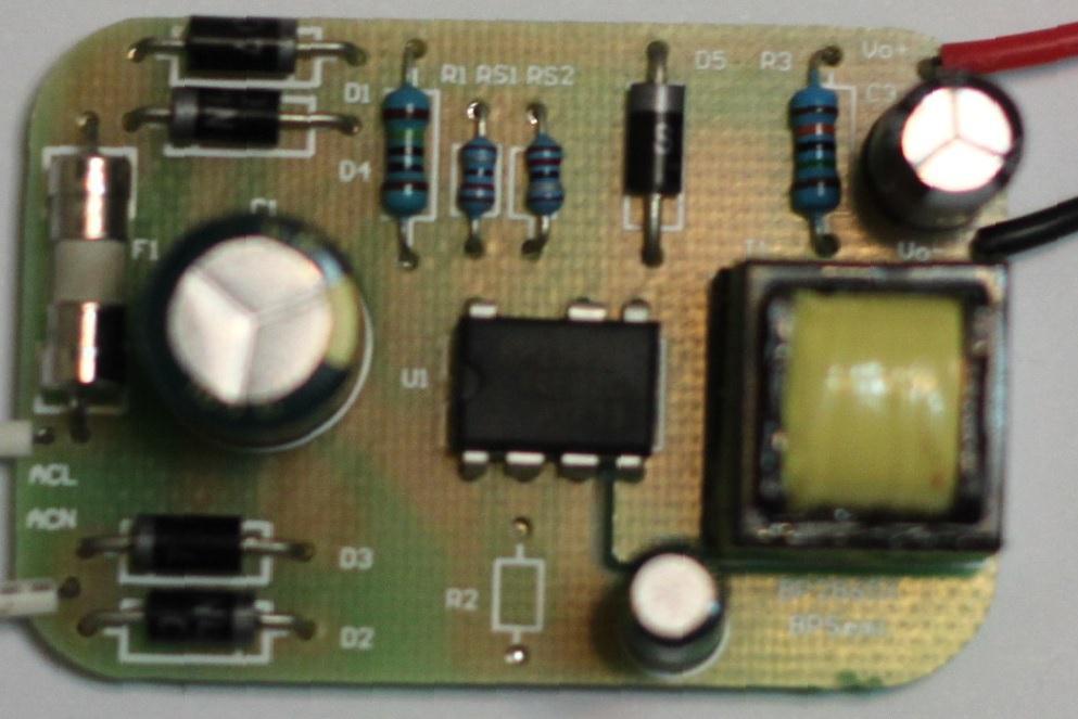 BP2865E 吸顶灯应用 DEMO 板介绍 输入电压 :176Vac~265Vac 输入频率 : 47Hz~63Hz 输出电压